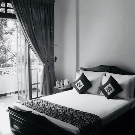 Villa Familia Kandy Exterior photo
