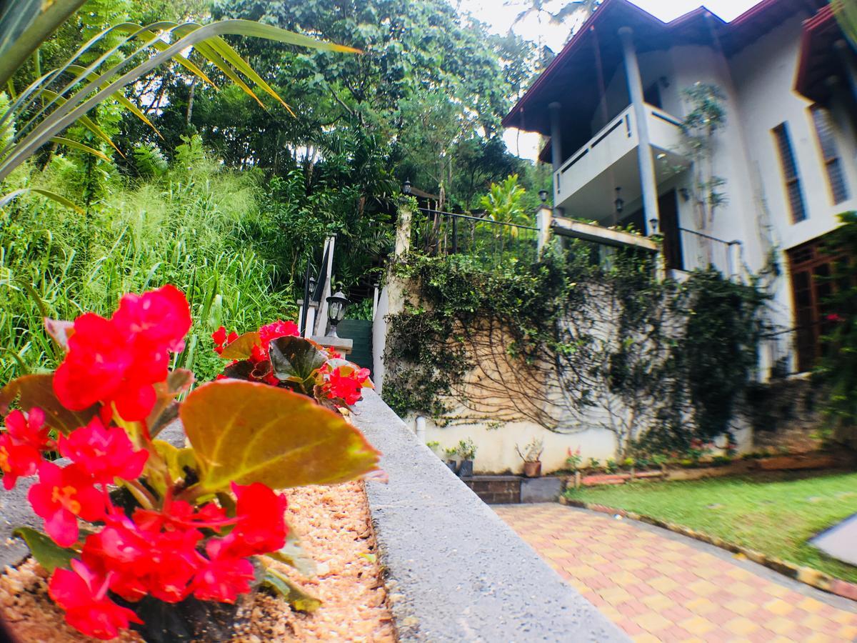 Villa Familia Kandy Exterior photo